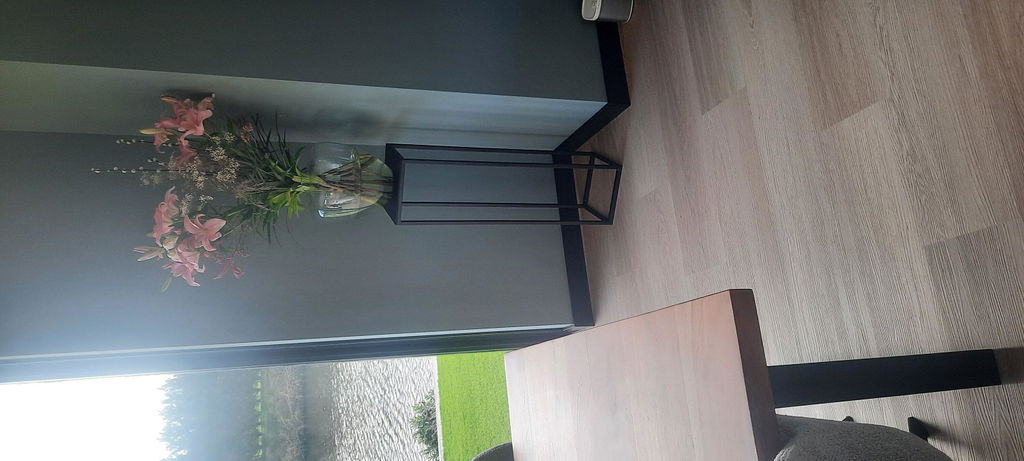 Oma’s Blumenbühne