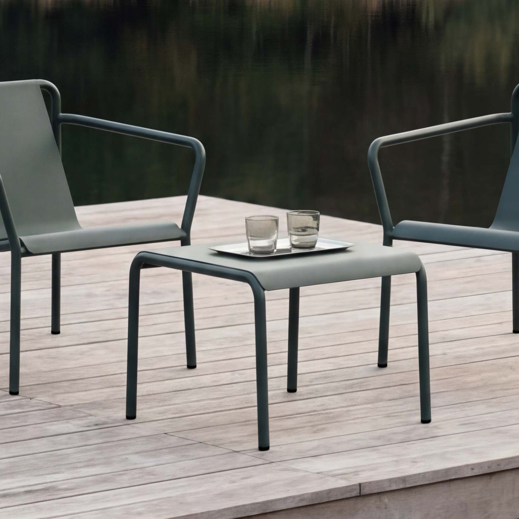 tiptoe-panorama-garten-couchtisch-pulverbeschichteter-stahl image 2