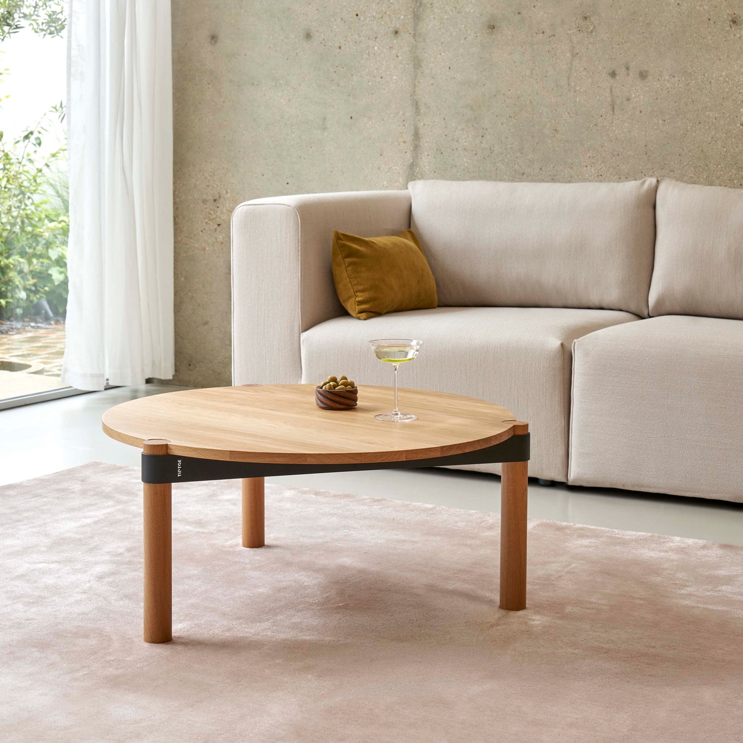 tiptoe-disc-runder-couchtisch-80cm-ko-zertifiziertes-holz image 2