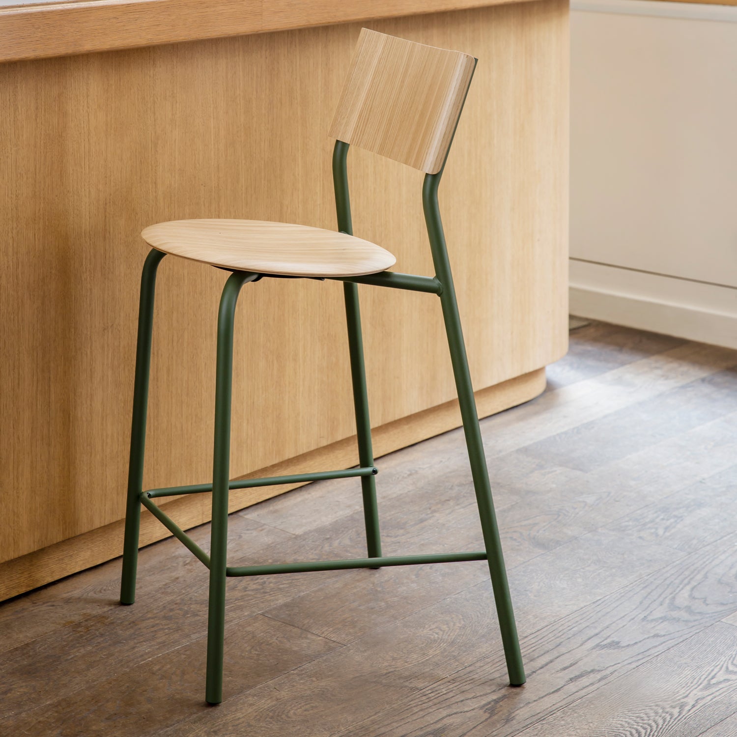 tiptoe-ssd-barstuhl-65-cm-ko-zertifiziertes-holz-stahl image 2