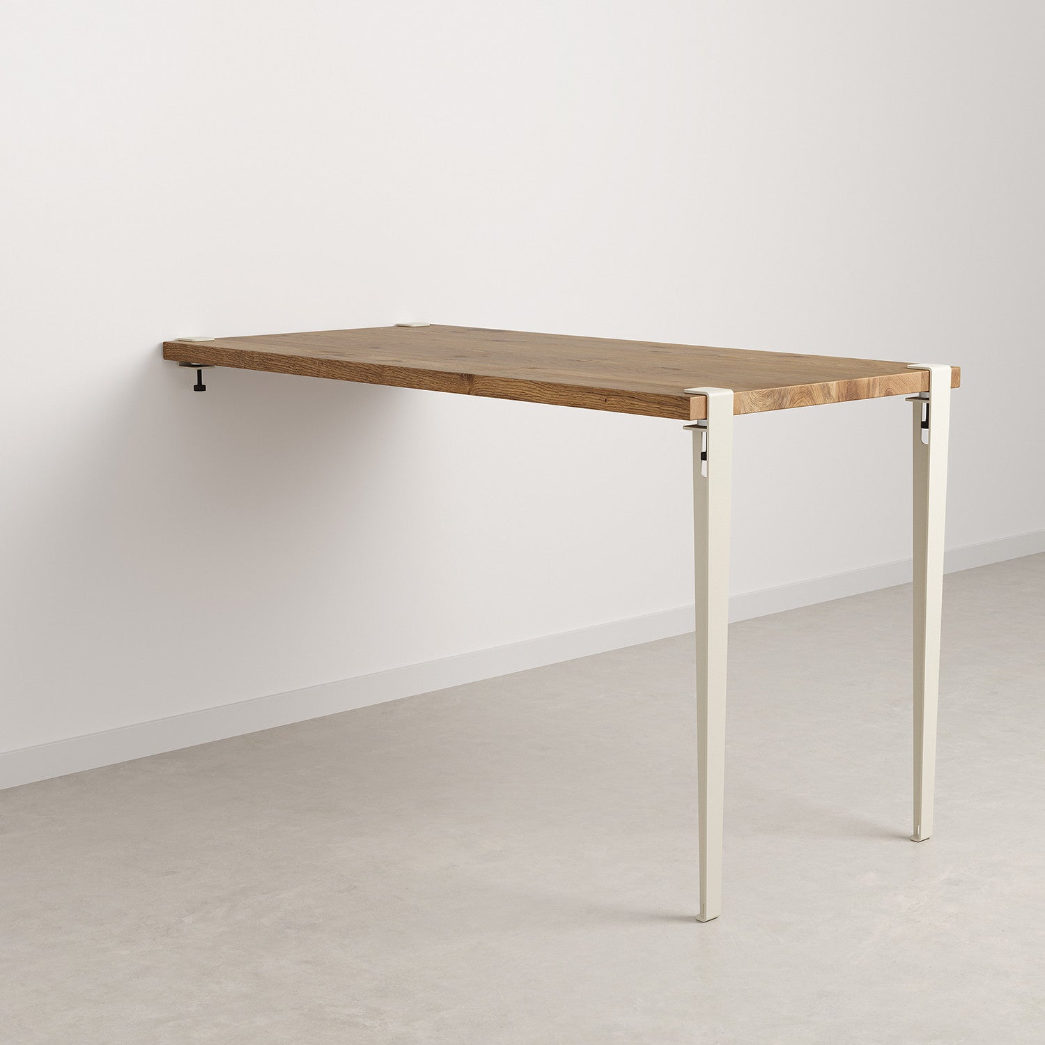 tiptoe-wand-hochtisch-120x60-150x75-cm-recyceltes-altholz image 1