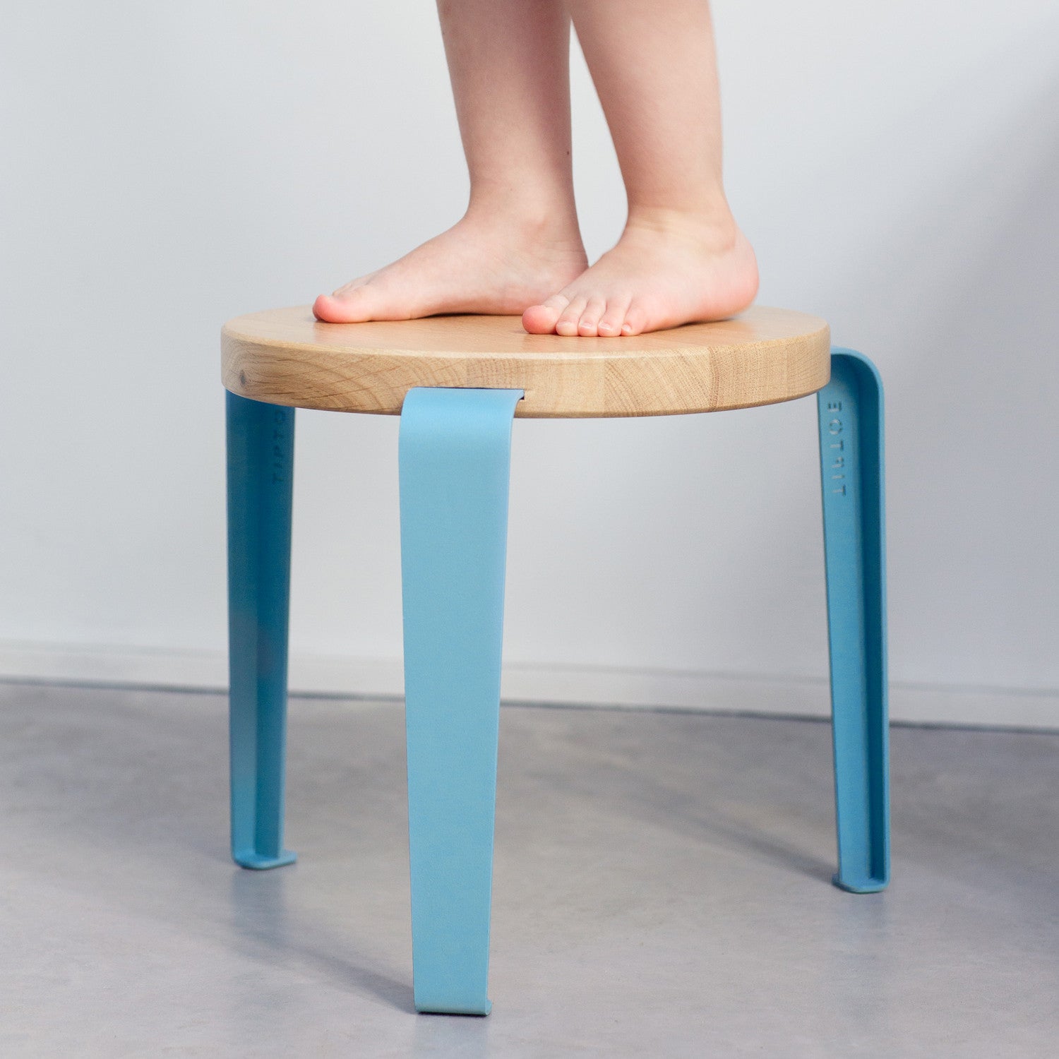 tiptoe-kinderhocker-kids-massive-eiche-3-6-jahre image 4
