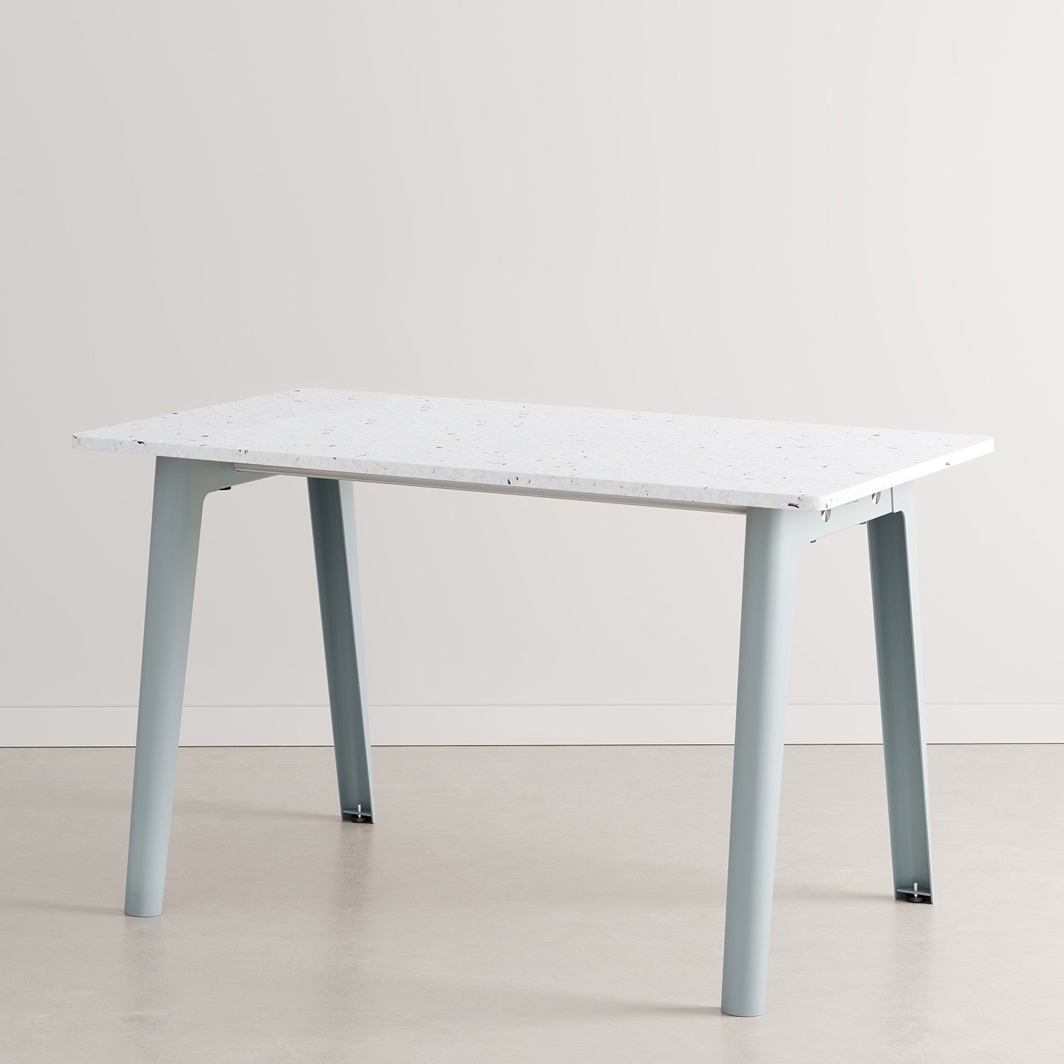 tiptoe-schreibtisch-new-modern-recycelter-kunststoff-venezia image 1
