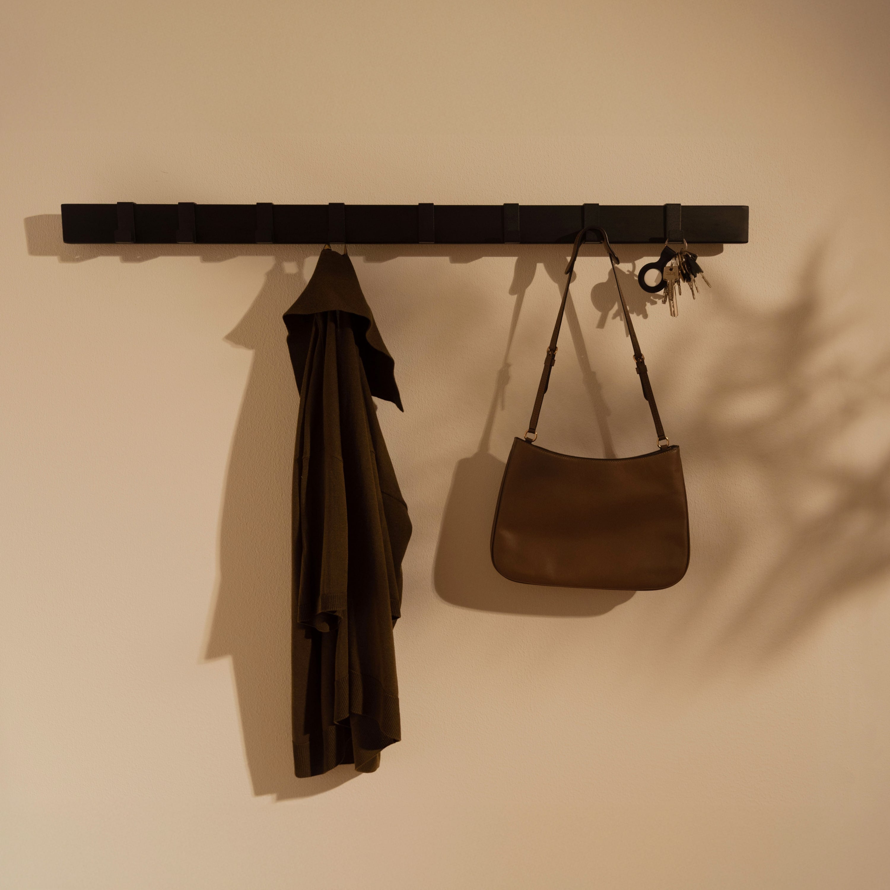 natural-goods-berlin-square-hakenleiste-90-cm-8-haken image 2