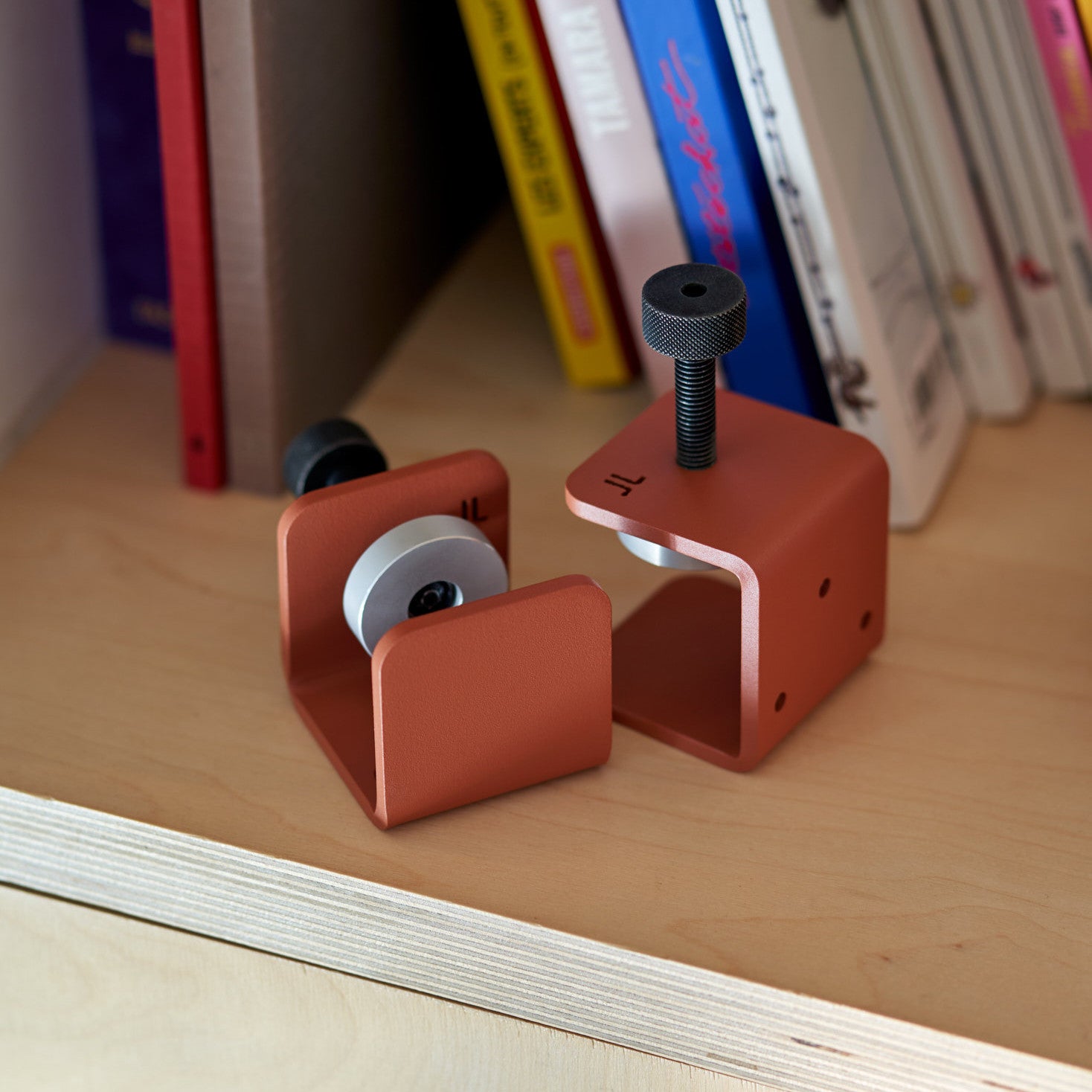 tiptoe-x-heju-wandhaken-bracket-design-haken image 2