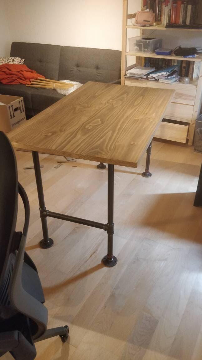 Schreibtisch im Loft-Stil selbst gebaut