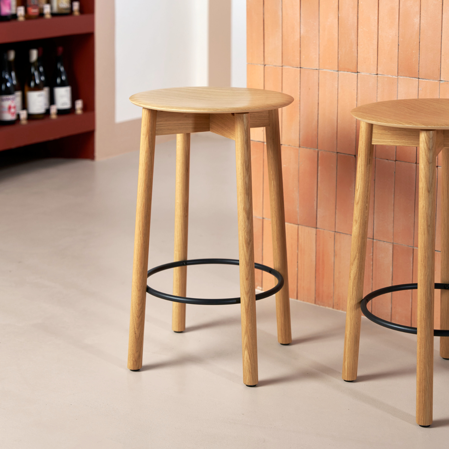 tiptoe-ssd-vollholz-barhocker-ko-zertifiziertes-holz-mit-stahl-fu-st-tze image 3