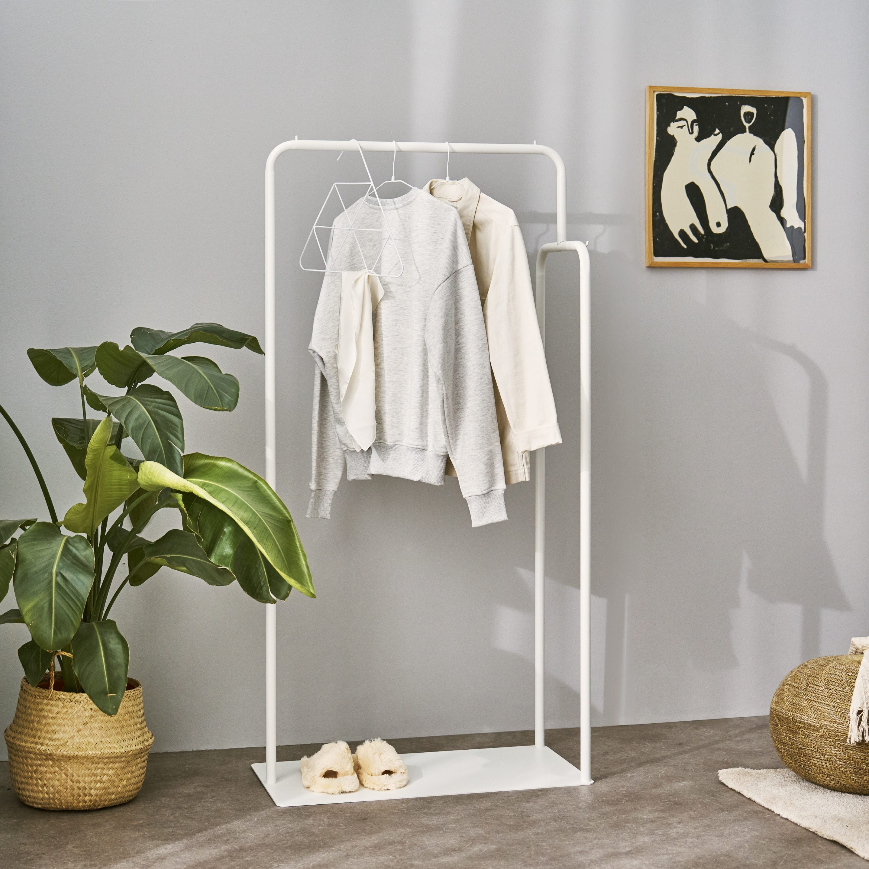 natural-goods-berlin-bogen-kleiderst-nder-freistehend image 3
