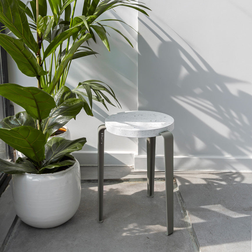 tiptoe-hocker-lou-recycelter-kunststoff-venezia-stapelbar image 4