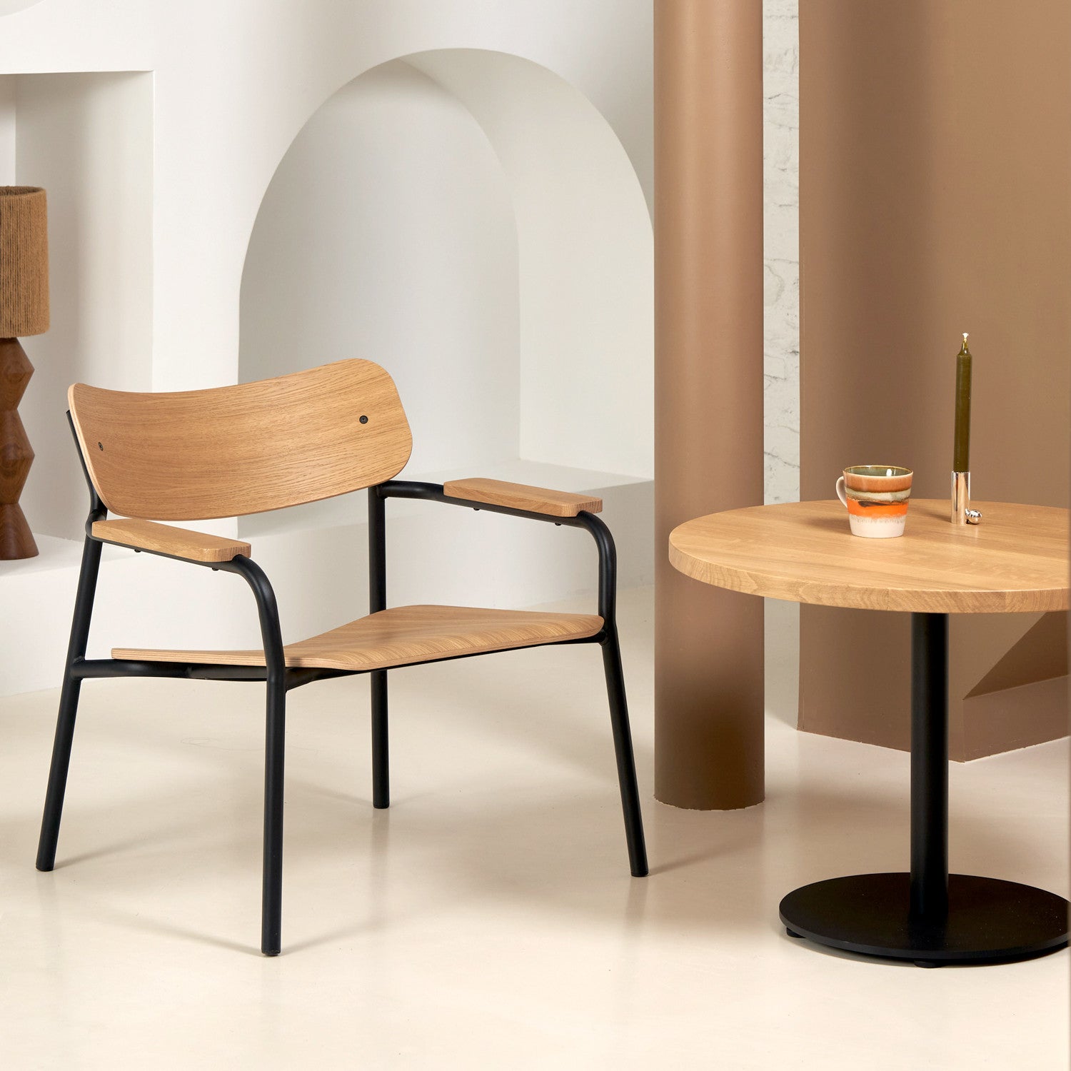 tiptoe-moka-couchtisch-massive-eiche image 5