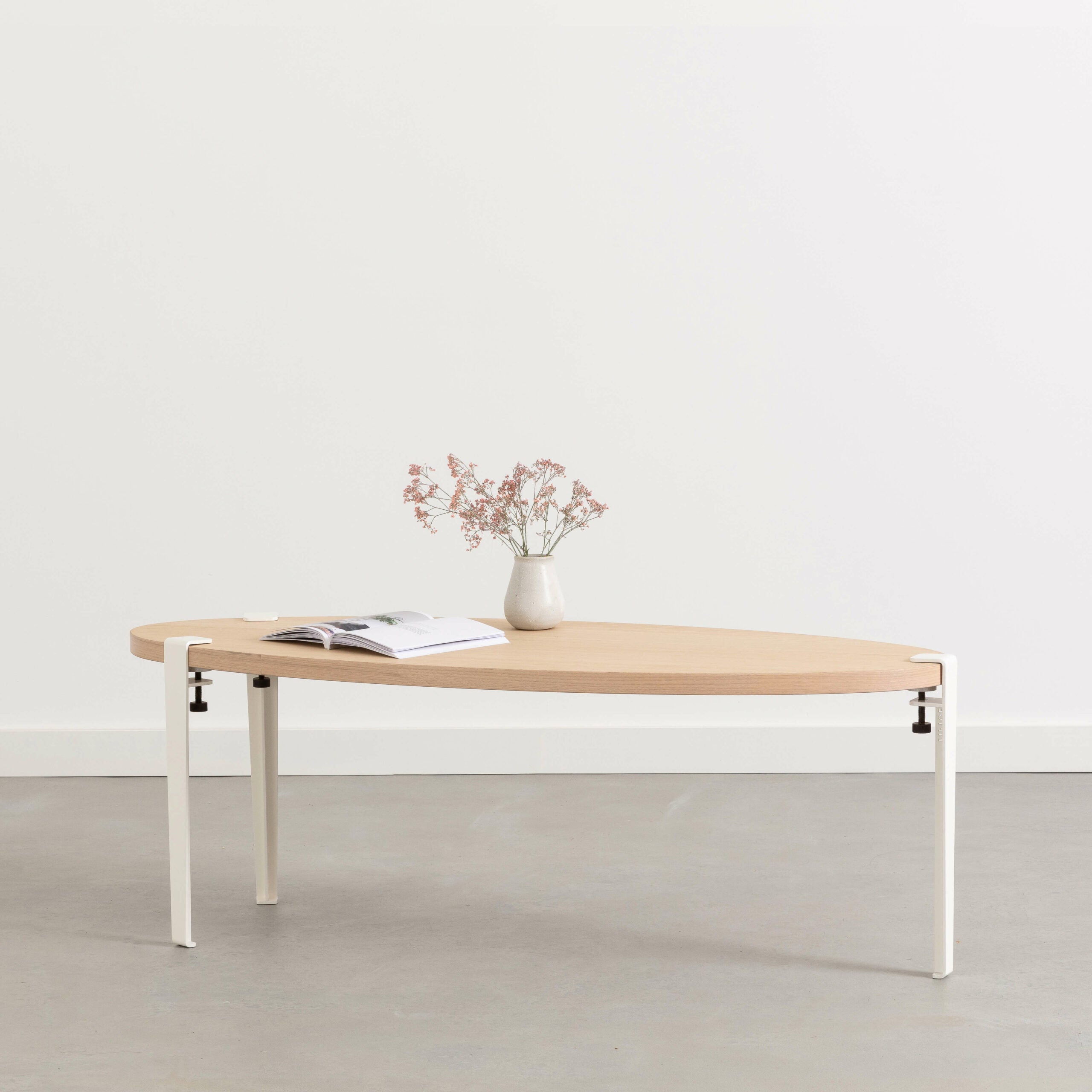 tiptoe-couchtisch-120x48cm-massive-eiche image 4