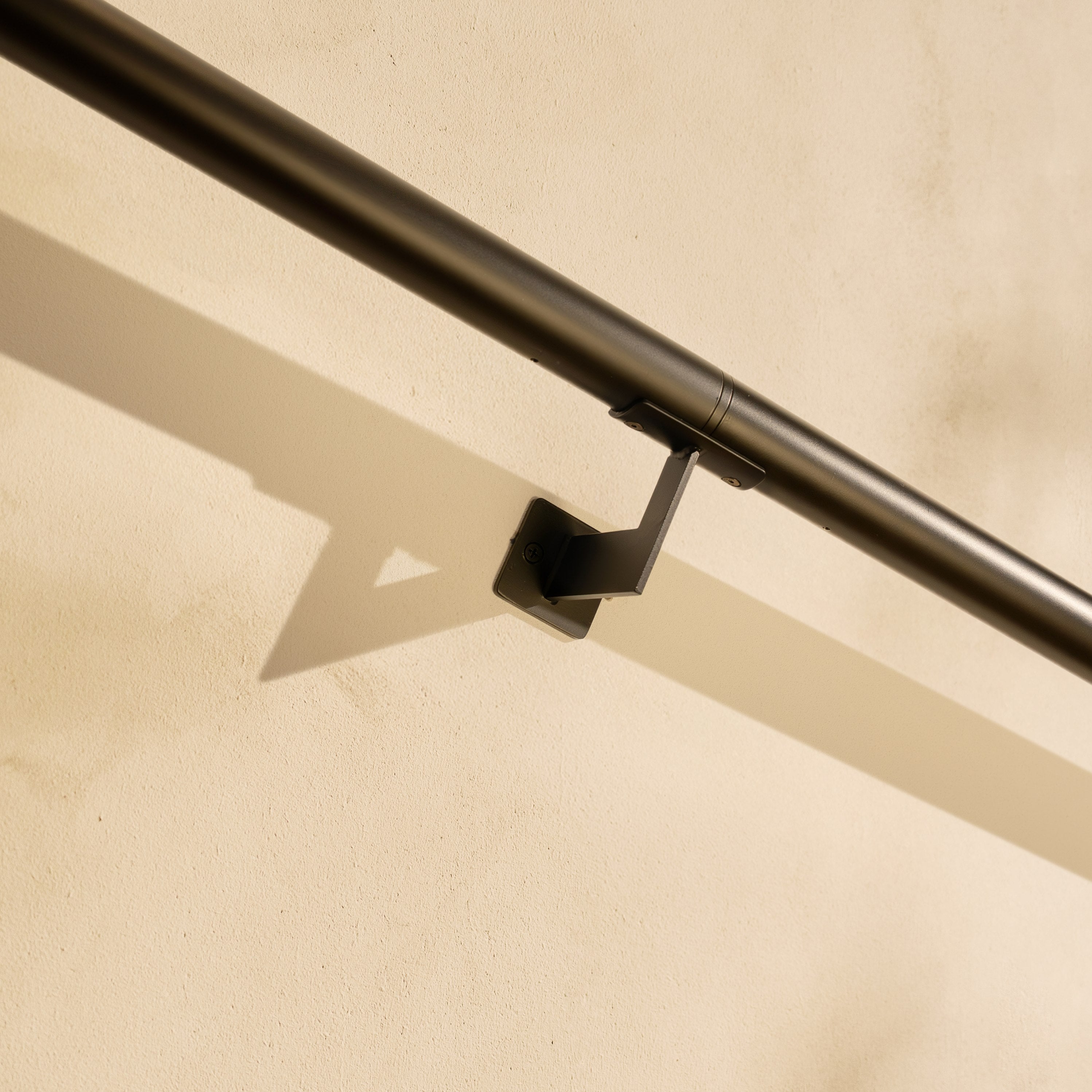 natural-goods-berlin-handlaufhalter-tube-edge-flachstahl-eckig image 7