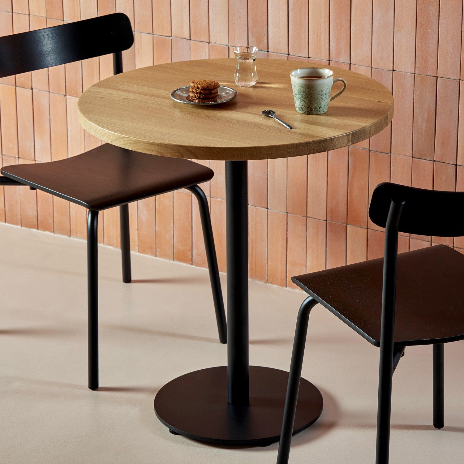tiptoe-moka-bistrotisch-massive-eiche image 2