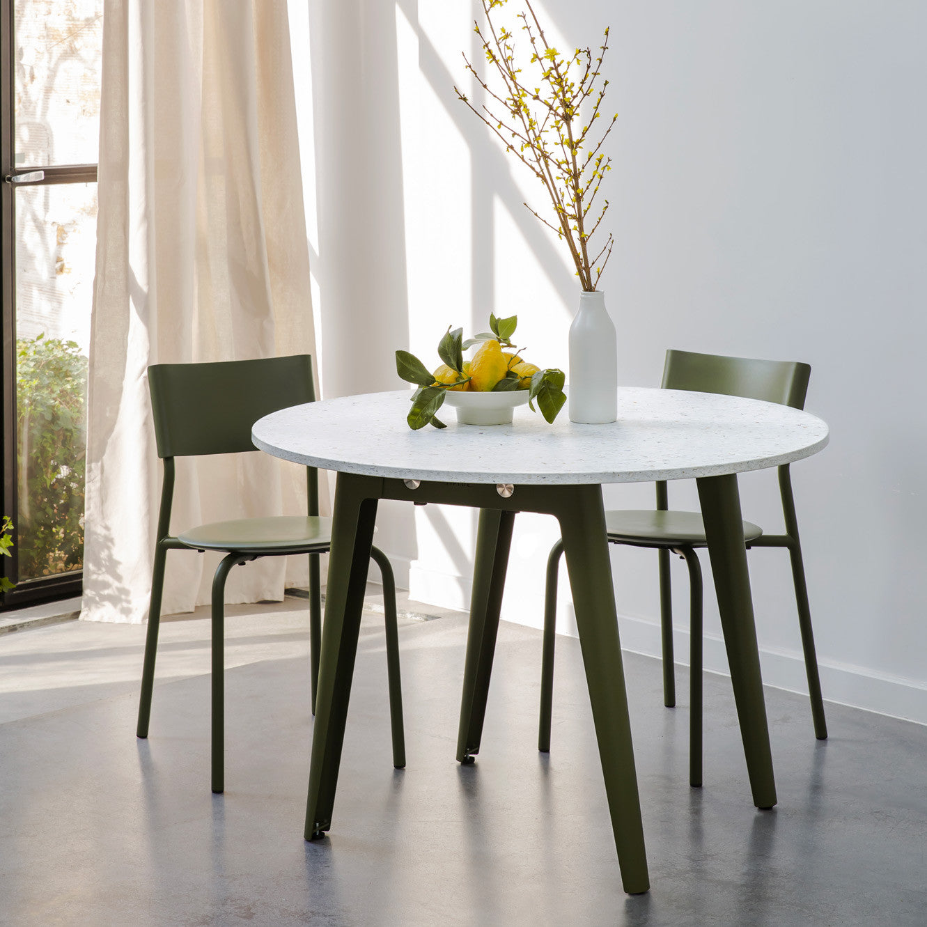 tiptoe-runder-tisch-new-modern-108cm-recycelter-kunststoff-venezia image 3