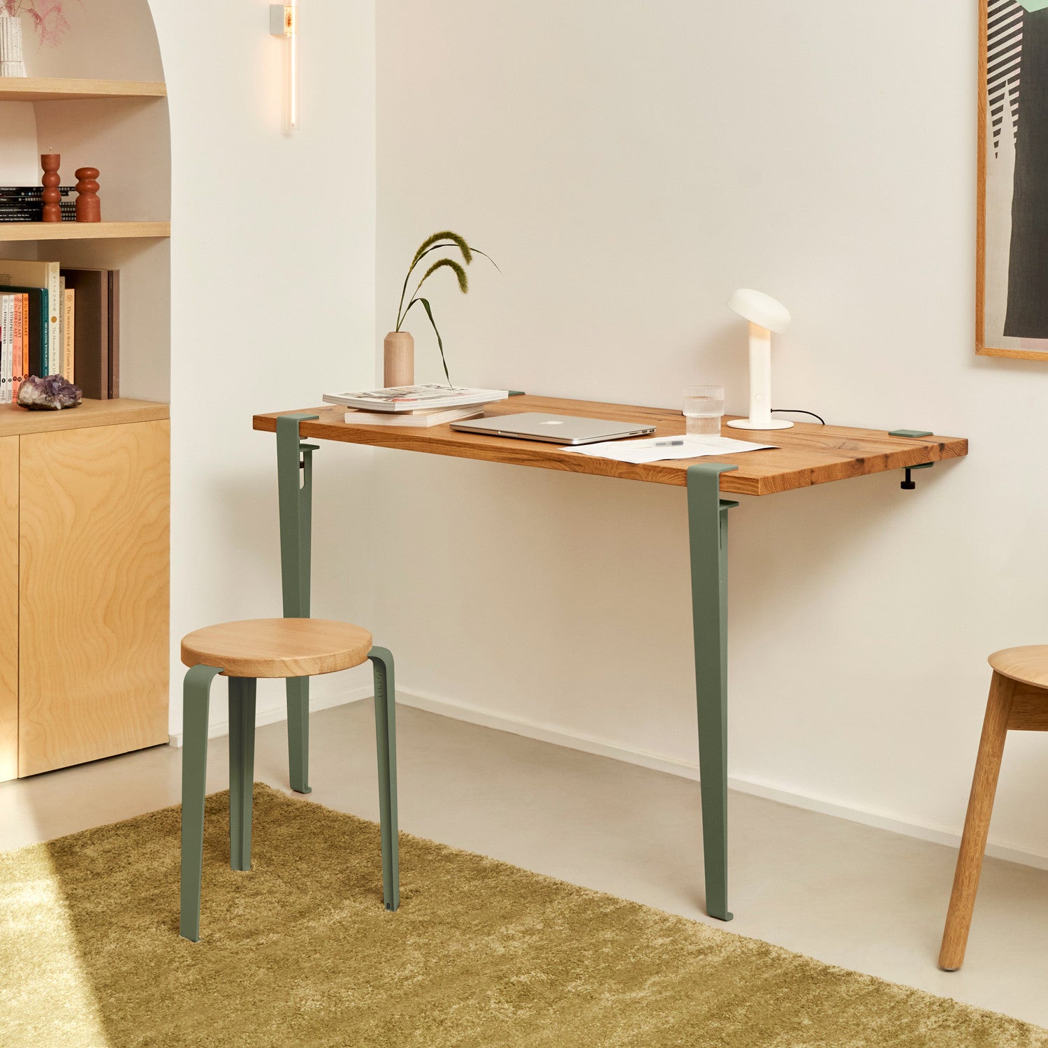 tiptoe-wandschreibtisch-120x60-cm-recyceltes-altholz-mit-2-beinen-75-cm image 2