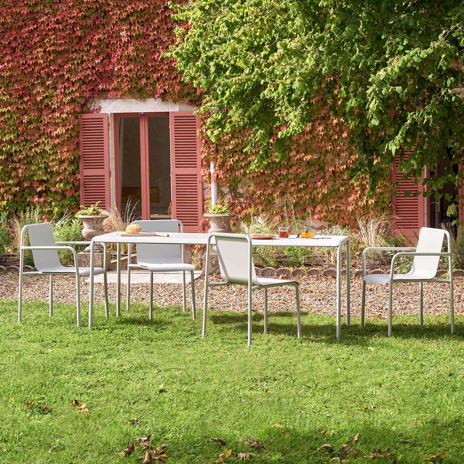 tiptoe-panorama-gartentisch-pulverbeschichteter-stahl image 2
