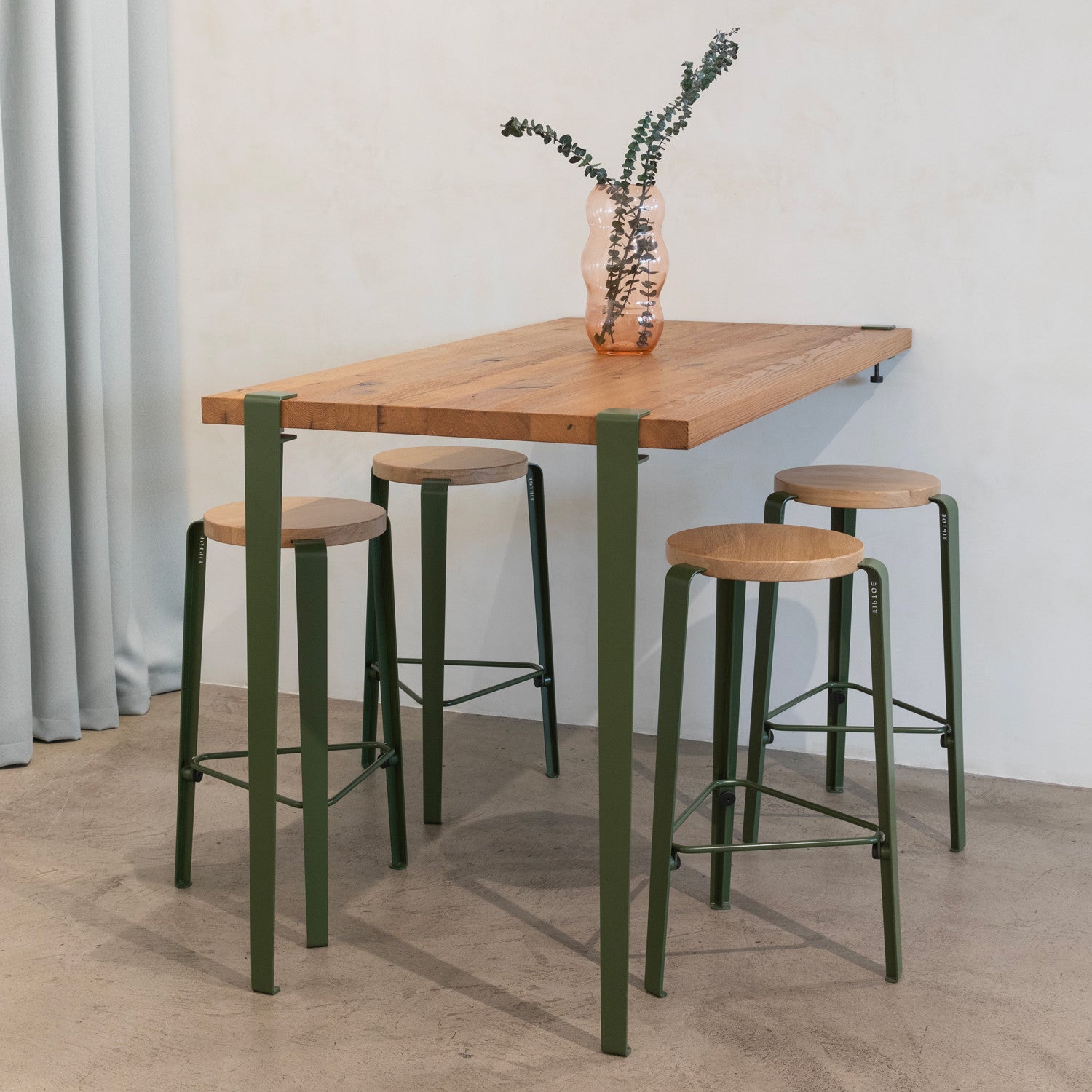 tiptoe-wand-hochtisch-120x60-150x75-cm-recyceltes-altholz image 3