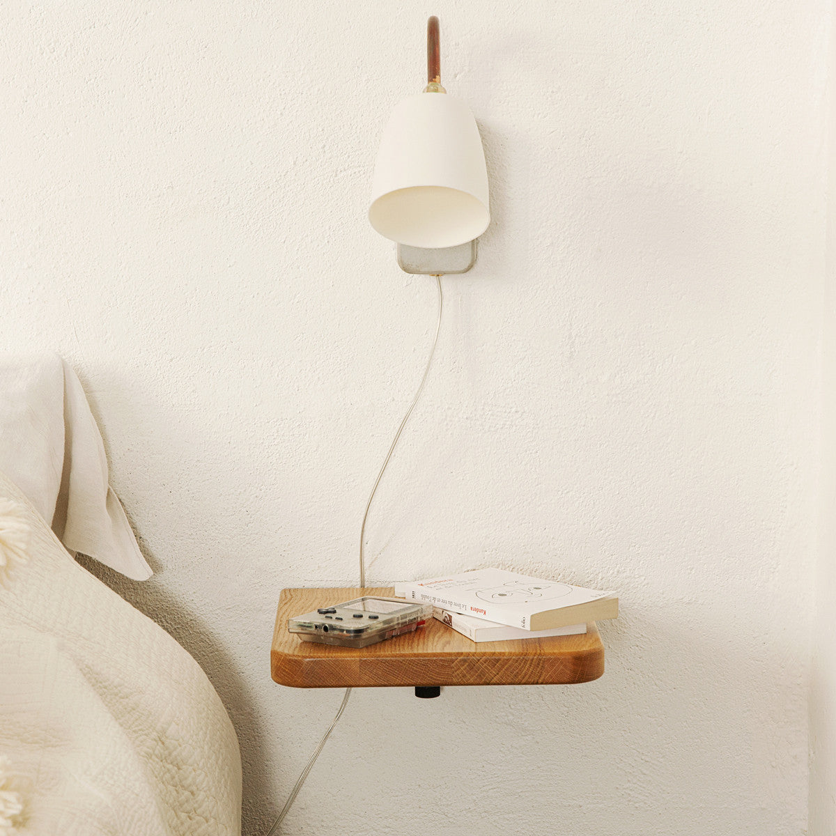 tiptoe-bracket-wand-nachttisch-massive-eiche image 2