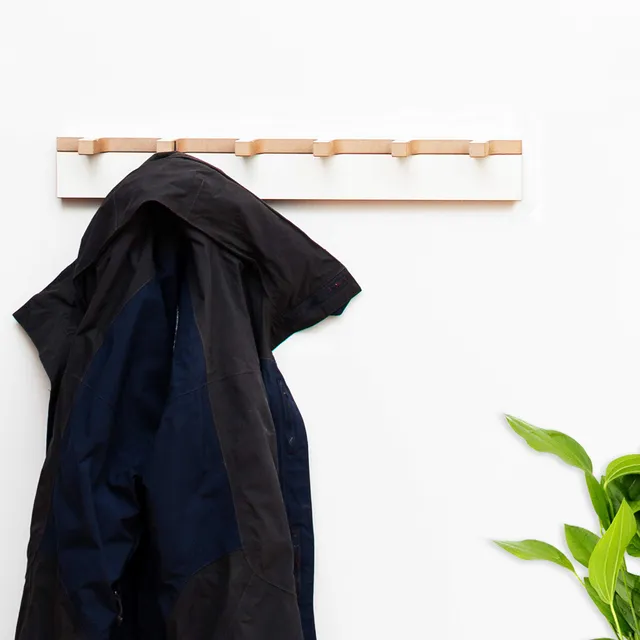 tojo-grad-i-garderobe-wandpaneel-wei-60x8-cm-mit-6-haken image 1