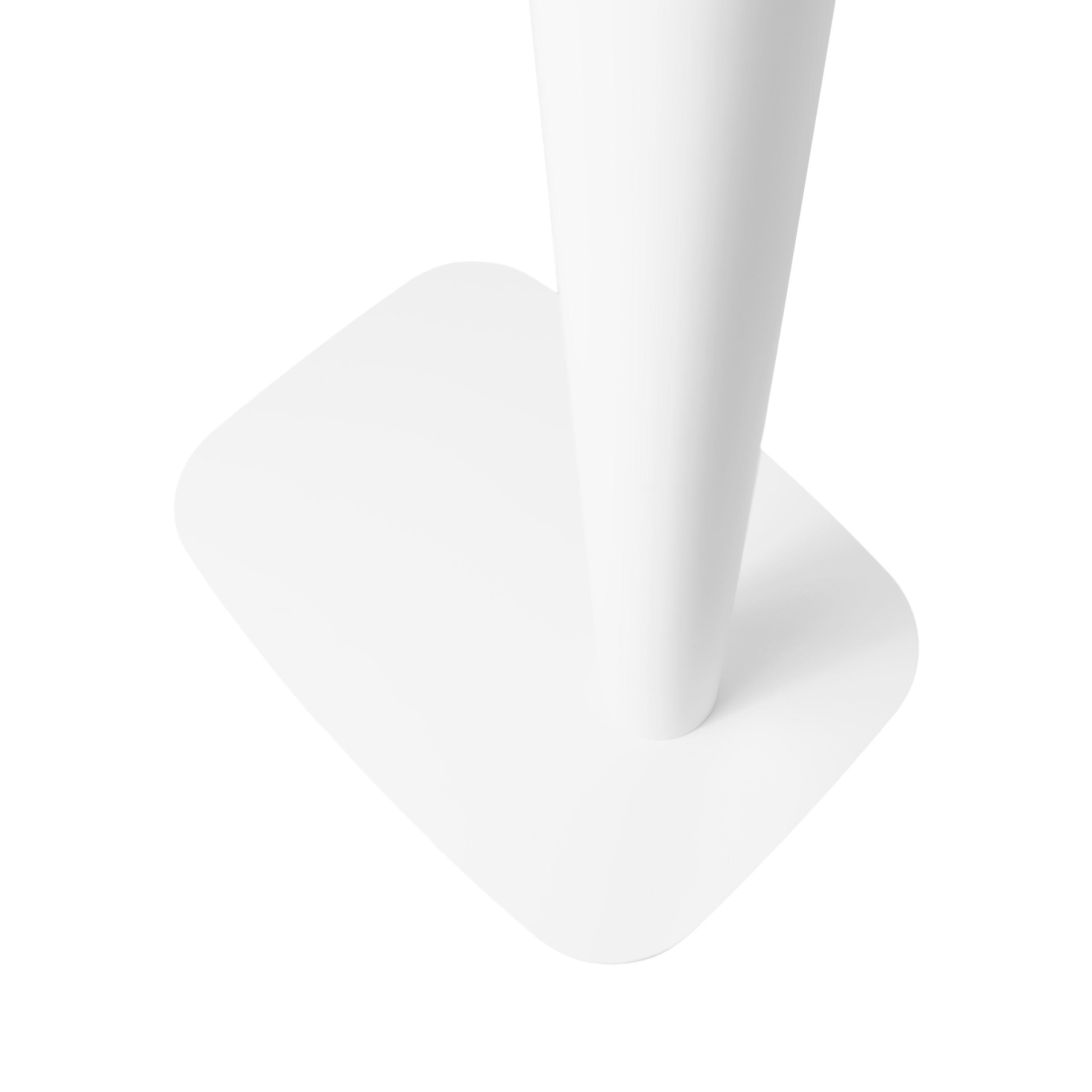 natural-goods-berlin-lucia-beistelltisch-c-form-metall image 6