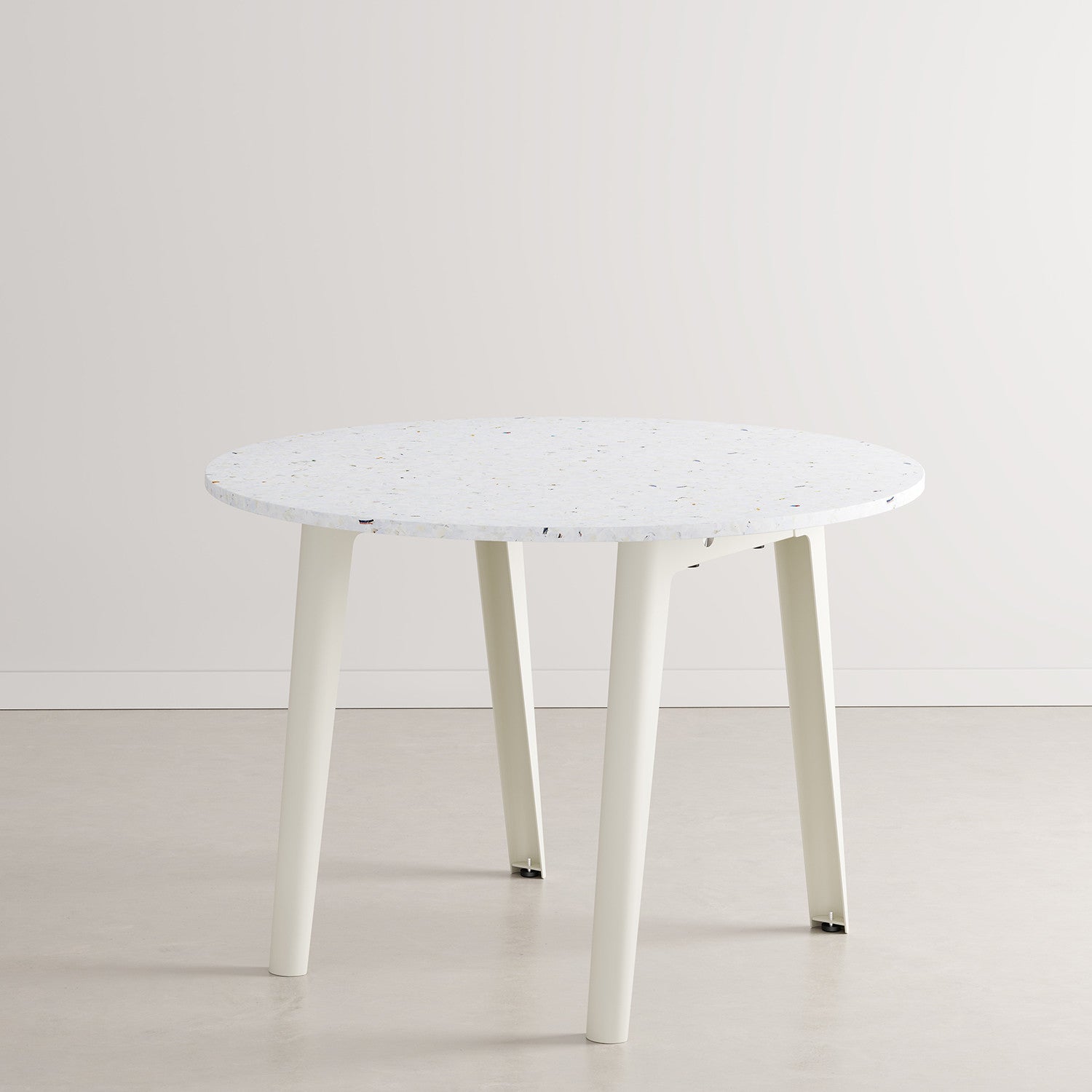tiptoe-runder-tisch-new-modern-108cm-recycelter-kunststoff-venezia image 7