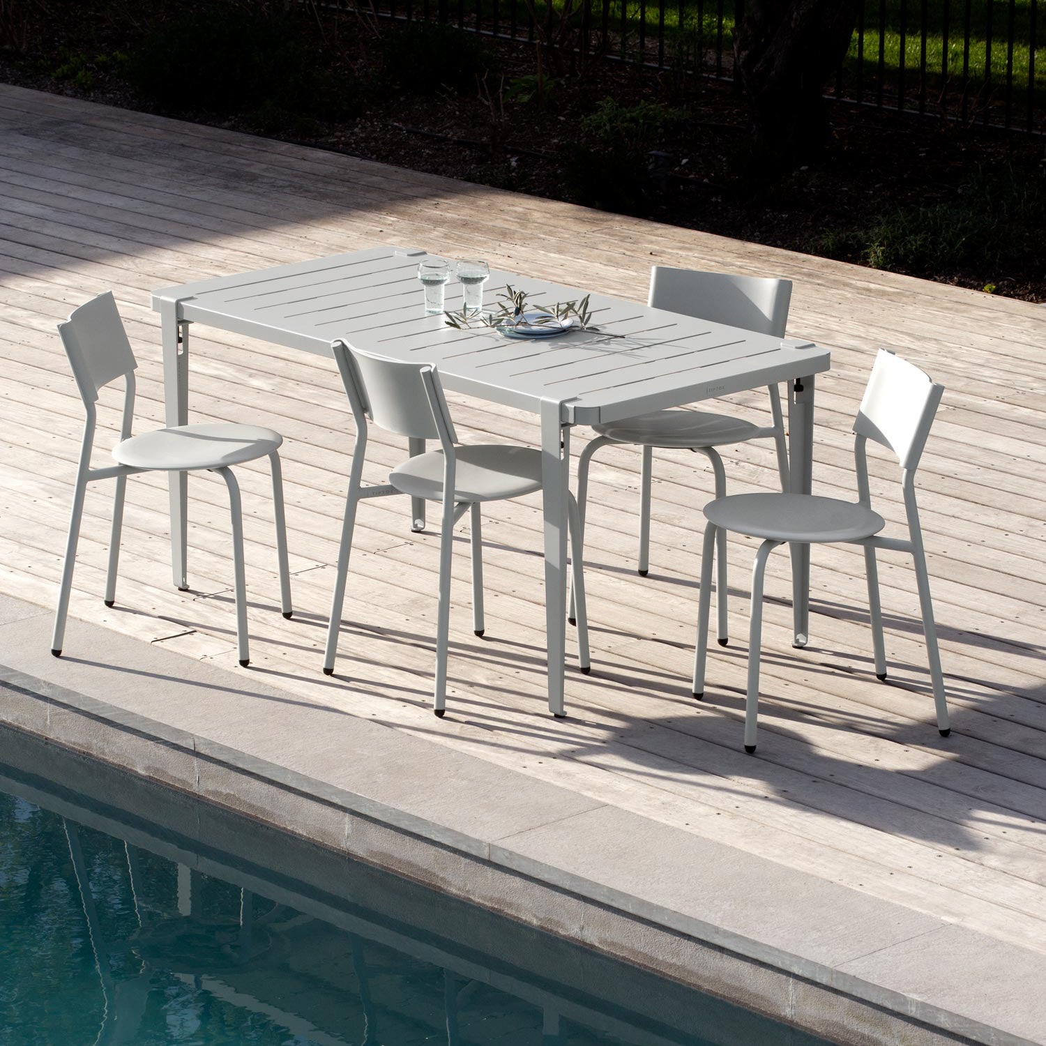 tiptoe-midi-gartentisch-pulverbeschichteter-stahl image 3