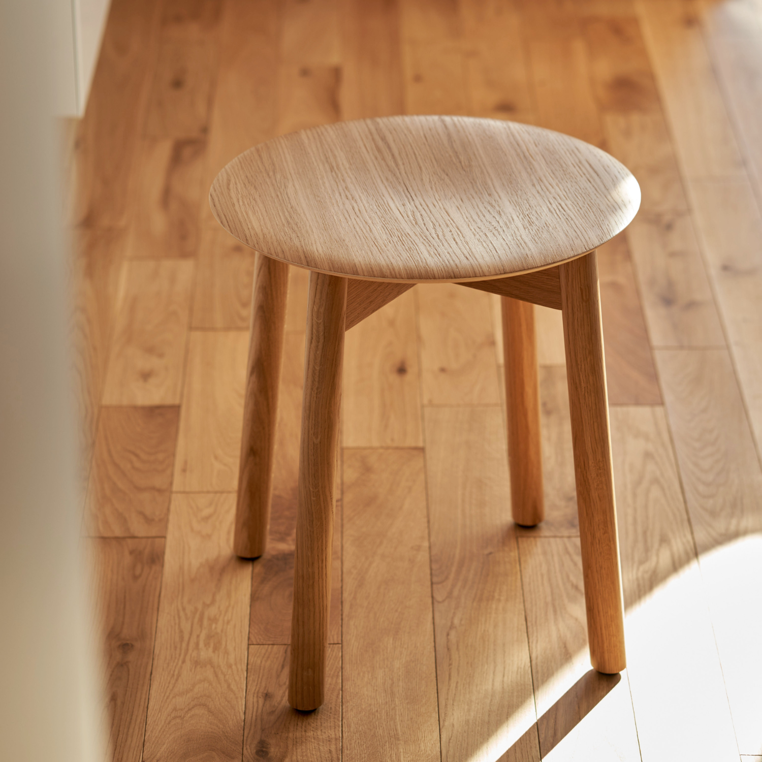 tiptoe-ssd-full-wood-hocker-ko-zertifiziertes-holz image 3