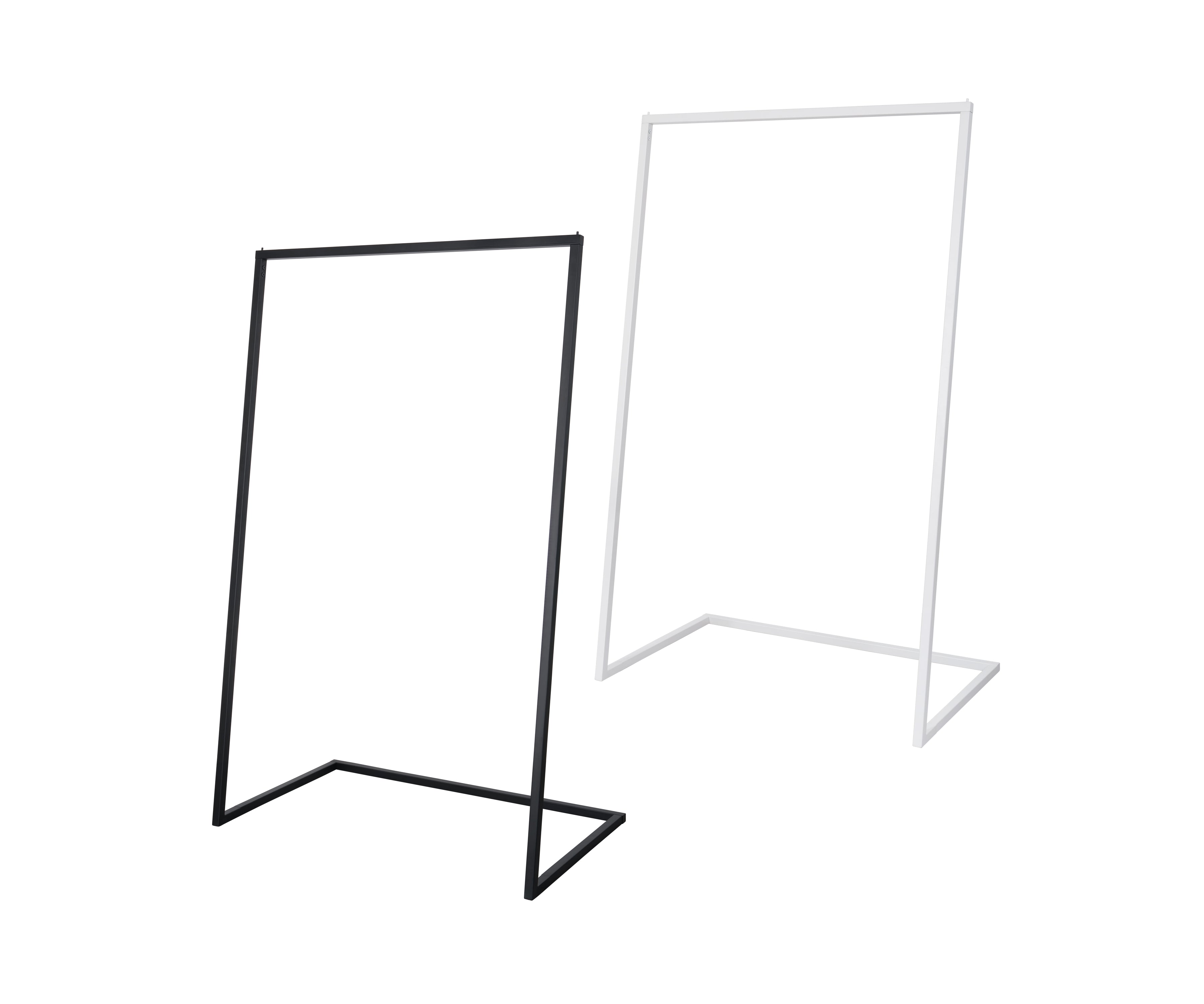 natural-goods-berlin-kleiderst-nder-l-form-freischwingende-garderobe-filigran image 1