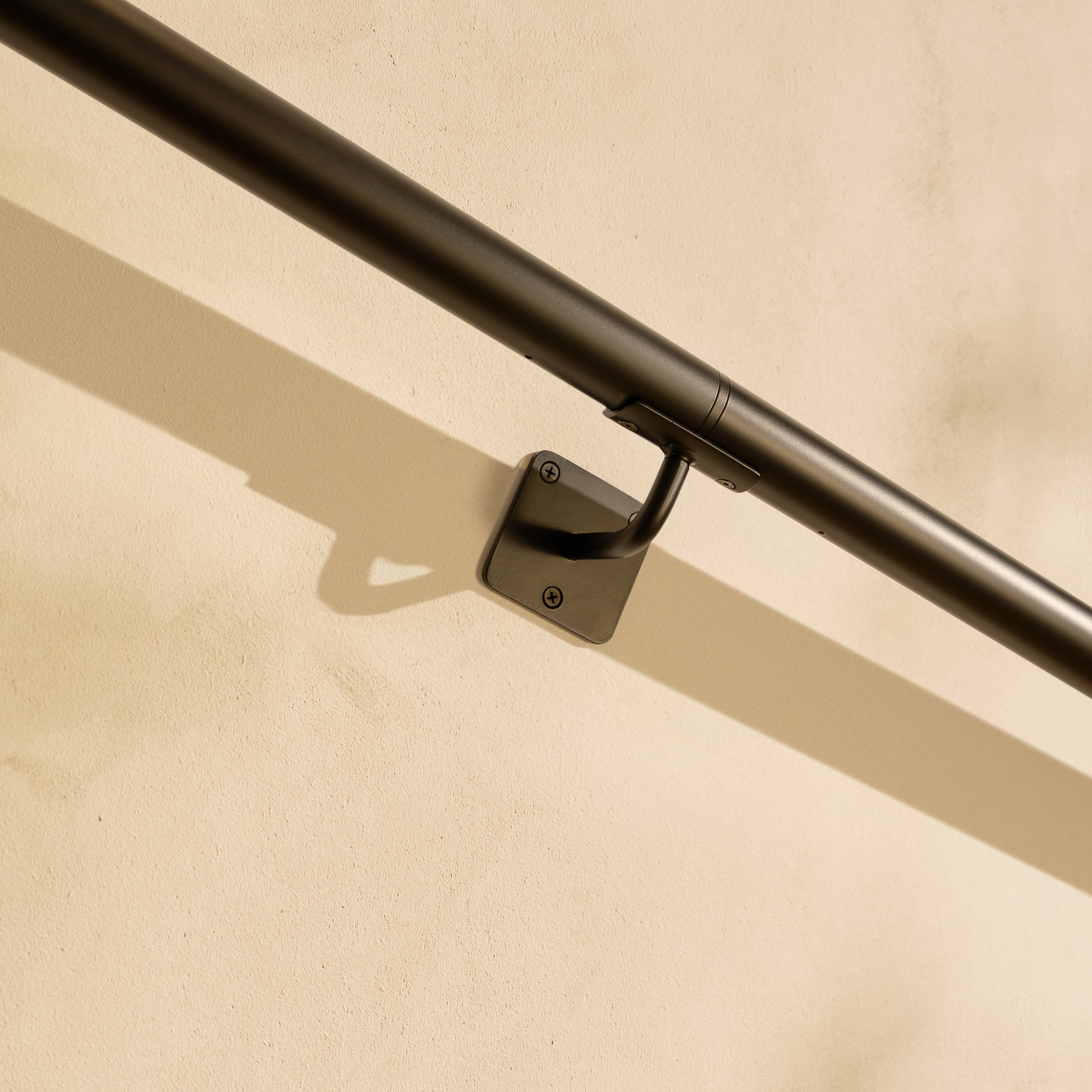 natural-goods-berlin-tube-round-handlaufhalter image 8