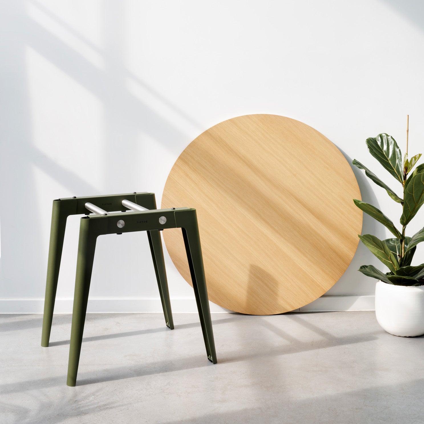 tiptoe-new-modern-runder-konferenztisch-110cm-holz-f-r-6-personen image 3
