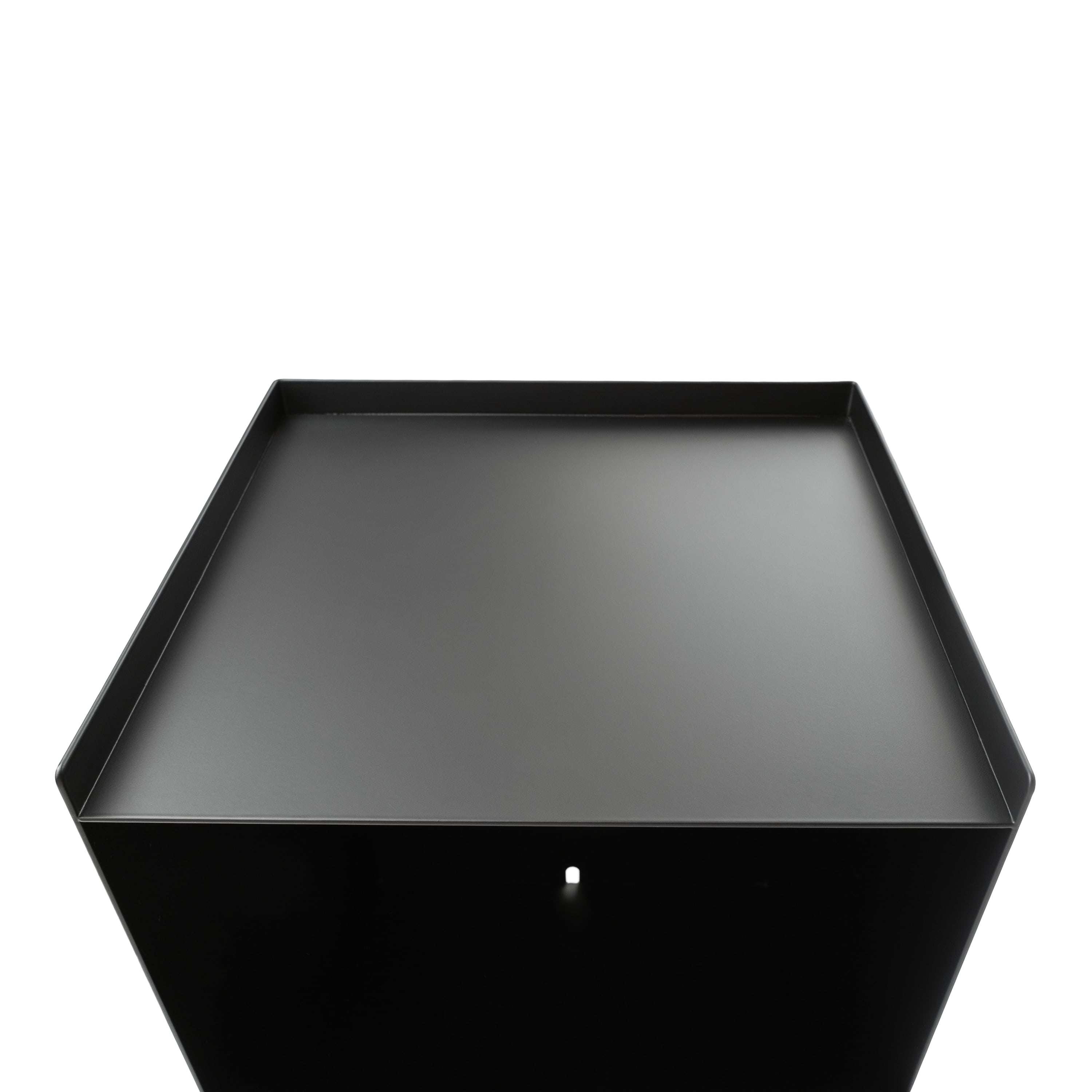 natural-goods-berlin-cuboid-nachttisch-metall-verschwei-t image 4